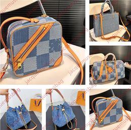 Femmes de denim Designer Designer Chess Mailman Messenger Courier Bags Gardez tous les interdictions Doure 45 Tote de bagages en boucle