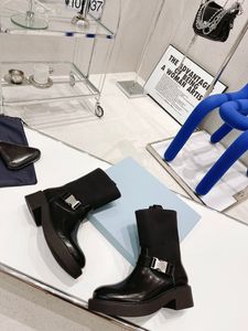 Dames Designer Laarzen Lederen Zwart Mode Luxe Enkel Sneakers Dames Booties Nieuwste Winterontwerpers Sneakers Triangle knop
