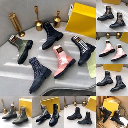 Botas de diseñador para mujer Estiramiento de punto Martin Caballero de cuero negro Diseño de bota corta para mujer Zapato informal Zapatos de diseñadores de lujo