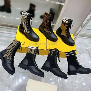 Femme de luxe Fendie Bottes Talons hauts Bottines Femmes Noir Blanc Marron Cuir Bottine Chaussures Hiver Femmes Chaussures Moto Riding Femme Martin