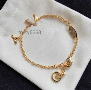 Vrouwen Designer Armband Luxe Diamond Charm Mode Trendy Letter v Hanger Gouden Sieraden Accessoires HAFY