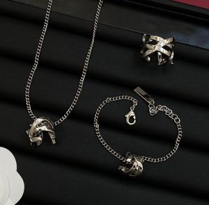 Femmes Designer Boucles d'oreilles Collier Bracelet En Laiton Creux Y Lettre Pendentif Ensembles De Mode De Luxe Sans Boîte