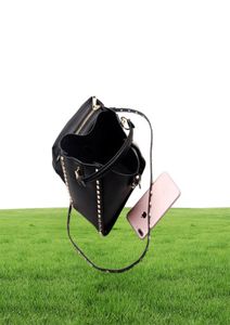 femmes designer mode luxe femme039s sac de seau authentique en cuir dames rivet sacs à main wallet d'épaule féminin5874339