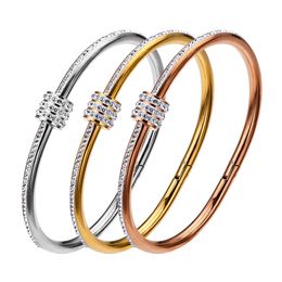 Bijoux de créateurs de femmes populaires bracelet en diamant en diamant complet Bracelet en titane petit bracelets en acier inoxydable
