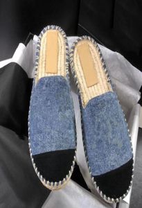 Dames Designer Leather Leather Espadrille Sandaal Luxe Slipper plat platformschoenen met de Double Metal Beach4778494