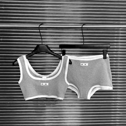 Letotipo de diseñador de mujeres Tanks de impresión Tapas de recorte Top y pantalones cortos Twinset Yoga Sports 2 piezas Traje SML