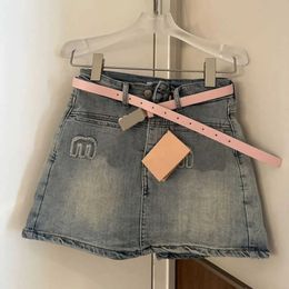 Femmes designer Lettres Skinny Ripped Jeans Short jeune fille Sex Mini Pantalons chauds Pantalons Casual Summer Booty Terre Denim Hotpants Fashion Sexy Party Party Night Club Wear
