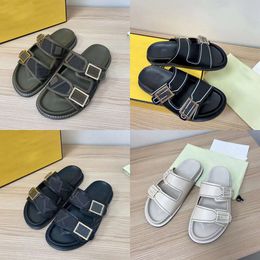 Mujeres Sandalias Sandalias Beach Beach Slides Zapatos de goma suelas de goma Strap plana zapatillas mulas zapatillas de cuero chanclas de verano con b 8544