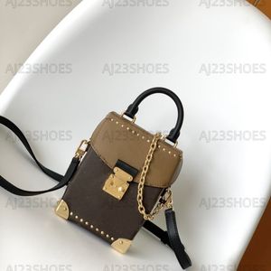 Boîte de caméra M82465 Femme designer Sac à bandoulière Mini sac de rabat de luxe avec sac de chaîne de poignée supérieure coins en métal et poteaux sacs à bandoulière sacs à bandoulière