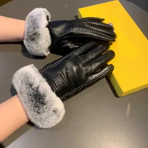 Guantes de piel de oveja de diseñador para mujer, manoplas de piel de conejo de lujo para invierno, guantes con dedos, interior de cachemira y pantalla táctil de terciopelo 2311189Z