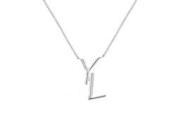 Femmes Designer Collier Bijoux Designers De Luxe Collier Lettres En Argent Chaînes Pendentif Or Y Colliers Accessoires De Fête avec Bo2358366