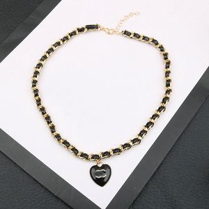 Collar de diseñador para mujer, letra, corazón, colgante de cuero, cadena de oro, latón, collares de cobre, joyería, fiesta, boda, compromiso, regalo para amantes