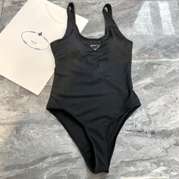 Vrouwenontwerper één stuk halter zwemkleding bikini bur luxe gesplitste zwempak strappy vrouwen merk prra bodysuit spa pool feest zwempak bikini