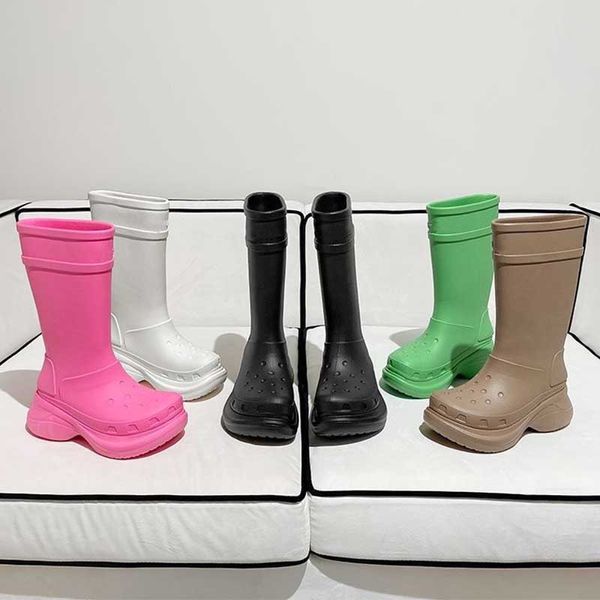 Mujeres Diseñador Botas de lluvia Plataforma de goma Tobillo Slip-on Half Pink Black Green Botas de lluvia Azán al aire libre Tamaño 35-45