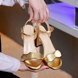 Les femmes Designer sandale de luxe Talons Robe en cuir Chaussures de mariage chaussures sexy double lettres Sandales à talons Chaussures pour femmes mi-talon Sandales l