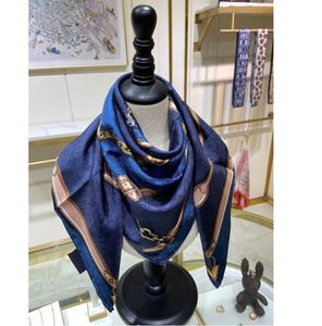 Vrouwen ontwerper zijden sjaal mode merk wrap head sjaals square zijden twill pashmina sjaals sjaal geplooid verjaardag cadeau gemakkelijk te matchen soft touch