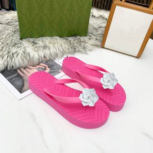 Femmes Designer Pantoufles Beach Hotel Salle de douche intérieure Appartements Slipper Luxe chevron string sandale Taille 35-43 modèle LX01