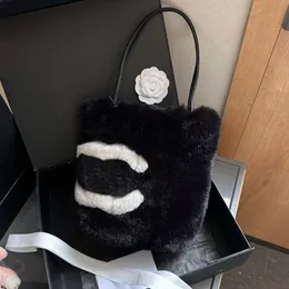 Sac fourre-tout doux et moelleux sous les bras pour femmes avec bracelet en cuir 25 cm noir blanc design bicolore grande capacité joli sac à main à bandoulière panda sac de maquillage de luxe