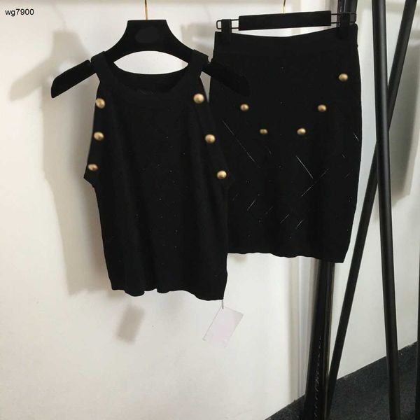 Gilet tricoté à boutons pour femmes, deux pièces de styliste, jupe haute de qualité avec hanches et corps mince, Dec 19