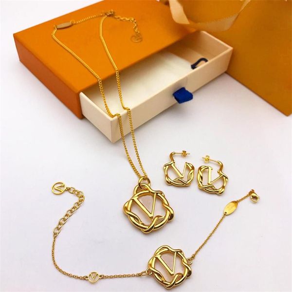 Diseñadores de mujeres Pulsera Collares Pendientes Conjunto Carta de moda Pulseras de oro para mujeres Collar colgante para hombre Joyería de lujo