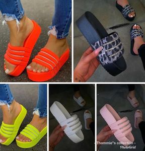 Vrouwen ontwerpers kleding 2021 Slipper zomer groot formaat strass sandals platform bodem strand slippers dhl6601262