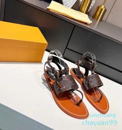 Vrouwen ontwerpers sandalen slippers zomermeisjes strand dames sandaalglaasjes 777