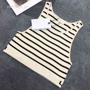 Femmes Tob Top Womens Designer T-shirt Black White Strip LETTER SUMME SUMBRES CHERMES CHERMES GILLES TOPS FEMME 2024 Vêtements