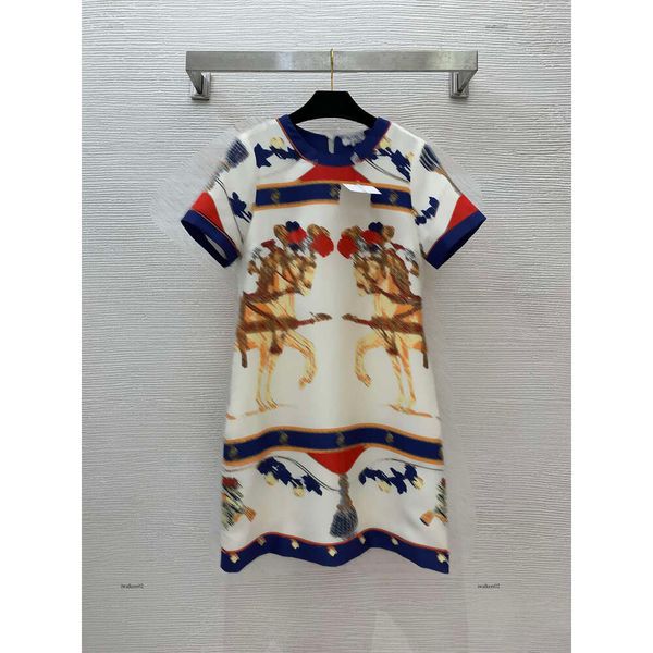 Robe de robe Jupe de créatrice pour femmes robes de mode de mode Logo Logrons longues Print de cheval légèrement taille A en forme de cou rond