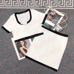 Conjunto de vestido de mujer Sexy Crop Top Tees Verano Faldas cortas delgadas Discoteca Fiesta Dos piezas Drees