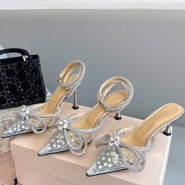 Strass Chaussures habillées pour femmes MACH Crystal Embellished Bow sandales à talons hauts Designer sexy transparent PVC Perle forage partie pantoufles 9.5cm talon chaussure pour femme