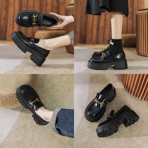 Zapatos de vestir de mujer Zapatos pequeños de suela gruesa de cuero genuino para mujer en el otoño de estilo británico Mocasines de tacón con hebilla de caballo Negro Individual