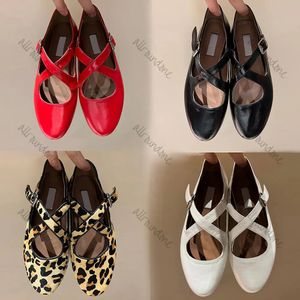 Femmes Habille Chaussures Alalass Nouveau Mary Jane Ballet Flats Coudure de sandales en filet Round Head Rivestone Rivet Geating Leather Party Designer Locage Locage Locage Taille 35-42