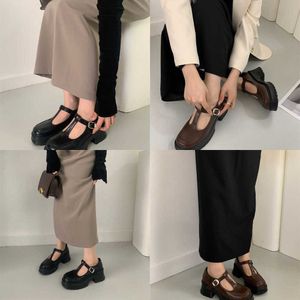 Chaussures habillées pour femmes, semelles épaisses surélevées, petites chaussures en cuir pour femmes, style britannique, boucle en forme de T, marron Mary Jane, talon épais