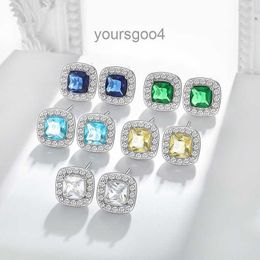 Boucles d'oreilles femmes Girl Valentin Day Mammmy Gift Popular Multicolor Multicolor Oreads S925 Silver Needle Four Claw Square Emerald Single Diamond Moucles d'oreilles