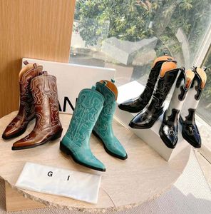 Vrouwen geborduurde ontwerper Western Boots Fashion American hoogwaardige cowboy booties leer puntige cowboylaarzen maat 35-45 62576