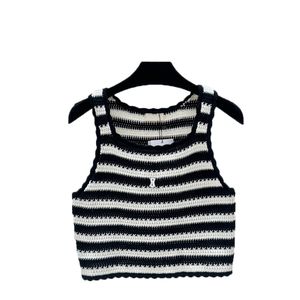 Vrouwen geborduurd logo gebreide vest zomer ademende korte stijl gebreide vest zwart wit gestreepte gebreide tops vrouwen breisels tee