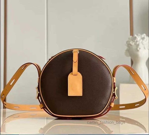 Bolso bandolera de moda para mujer Sombrero clásico Caja circular Boiter Chapeau Tote suave Pancake Bun Diseñador Cuero Lienzo Viaje correa de hombro ajustable