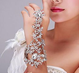 Femmes Bracelets de ramine cristallin chaîne de bras de mariage gant Bridal Glove Hand Bijoux Bride de luxe Bride Bracelets3511441