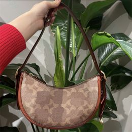 Dames Modeontwerpers Crescent Dumpling Bun Onderarmpakket Geplaveide leren clutch totes hobo portemonnees portemonnee klassiekers Schoudertassen Cross body tassen