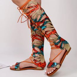 Mujeres Sandalias de fondo plano de moda con rodilla abierta Anti deslizan correa de cabeza redonda botas casuales botas de verano al aire libre 240411