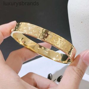 Bracelet de bijoux de mode Bracelet Bracelet Bangle charmant exquis Nouveau campus Couples Romantique 18 km de conception en or Sélection personnalisée de la marque de luxe