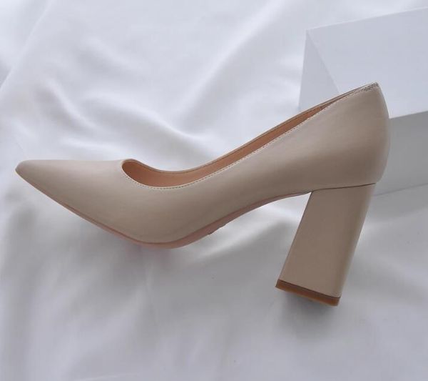 Zapatos de tacón desnudos de moda para mujer, zapatos de tacón grueso de cuero genuino para mujer, zapatos de color rosa, dispensador de bomba de alcohol, punta puntiaguda, vestido de lujo para dama, zapatos de boda para novia, atuendo diario