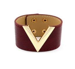 Femmes Fashion Pop V Word Simple Wide Leather Hand Bracelet Classic All Match Punk Ladies Bangle Jewelry8967393