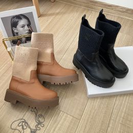 Damesmode Snowboots Deisgner Martin Laarzen Dikke zolen Elastisch Breien Stiksels Warme Sokken Martin Middelste Platform Laarzen Nieuwe Stijl Klassieke Letter