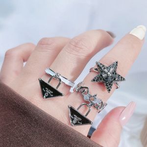 Bague ouverte avec lettres triangulaires pour femmes, jolie lettre étoile, pour cadeau de fête