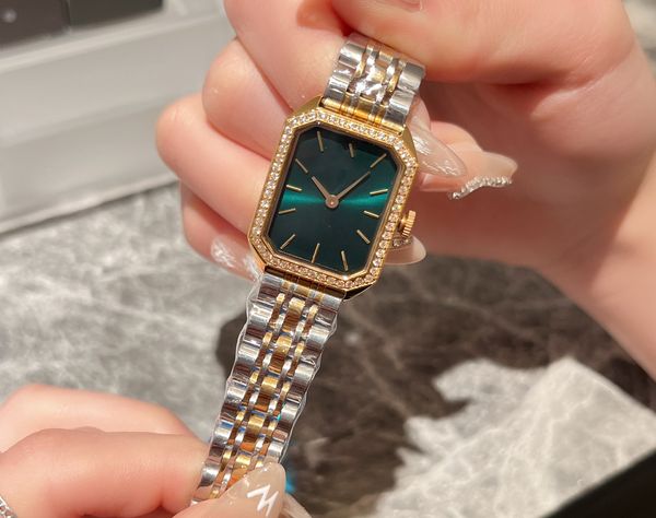 Relojes de moda para mujer 1970 Reloj cuadrado pequeño antiguo Movimiento de cuarzo suizo 24 mm Diseñador Diamante Reloj para mujer Correa de acero Relojes de pulsera importados