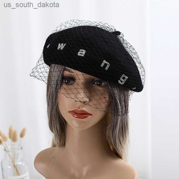 Femmes mode hiver béret anglais lettre Sexy filet noir chapeaux français artiste chaud bonnet dames tout match boina mujer L230523