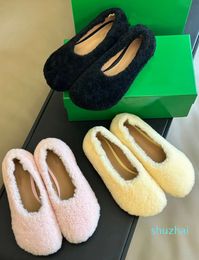 Femmes plat atomique ballerine mocassin automne et hiver chaussure de fourrure gâteau coupé en cuir avec base adhésive de soja à l'extérieur pantoufle décontractée