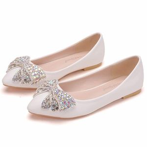 Femmes plat élégant mode femmes chaussures de Ballet Bling cristal noeud papillon bout pointu appartements dame brillant chaussures grande taille