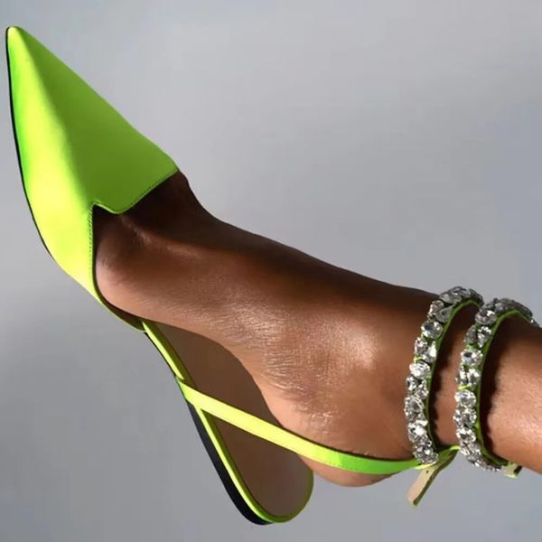 Zapatos planos de mujer Moda de verano Hermosa correa trasera de diamantes de imitación Sandalias de lujo puntiagudas perezosas Señora Tamaño grande 43 240321